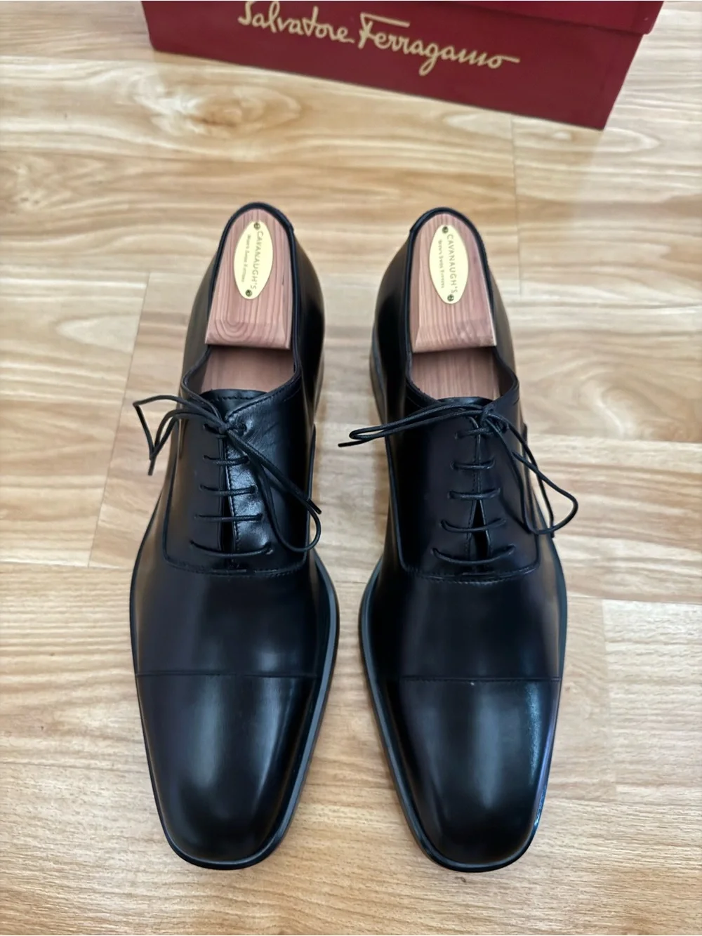 Salvatore Ferragamo Men’s Black Leather Cap-Toe Oxfords 9.5D